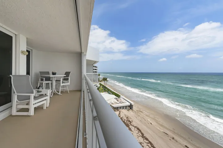 37 Balcony 02