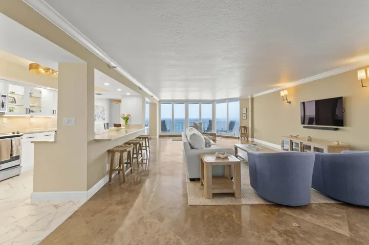 10 Living Room 01