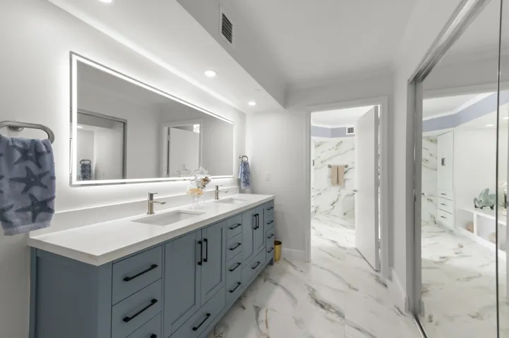 33 Bathroom 01