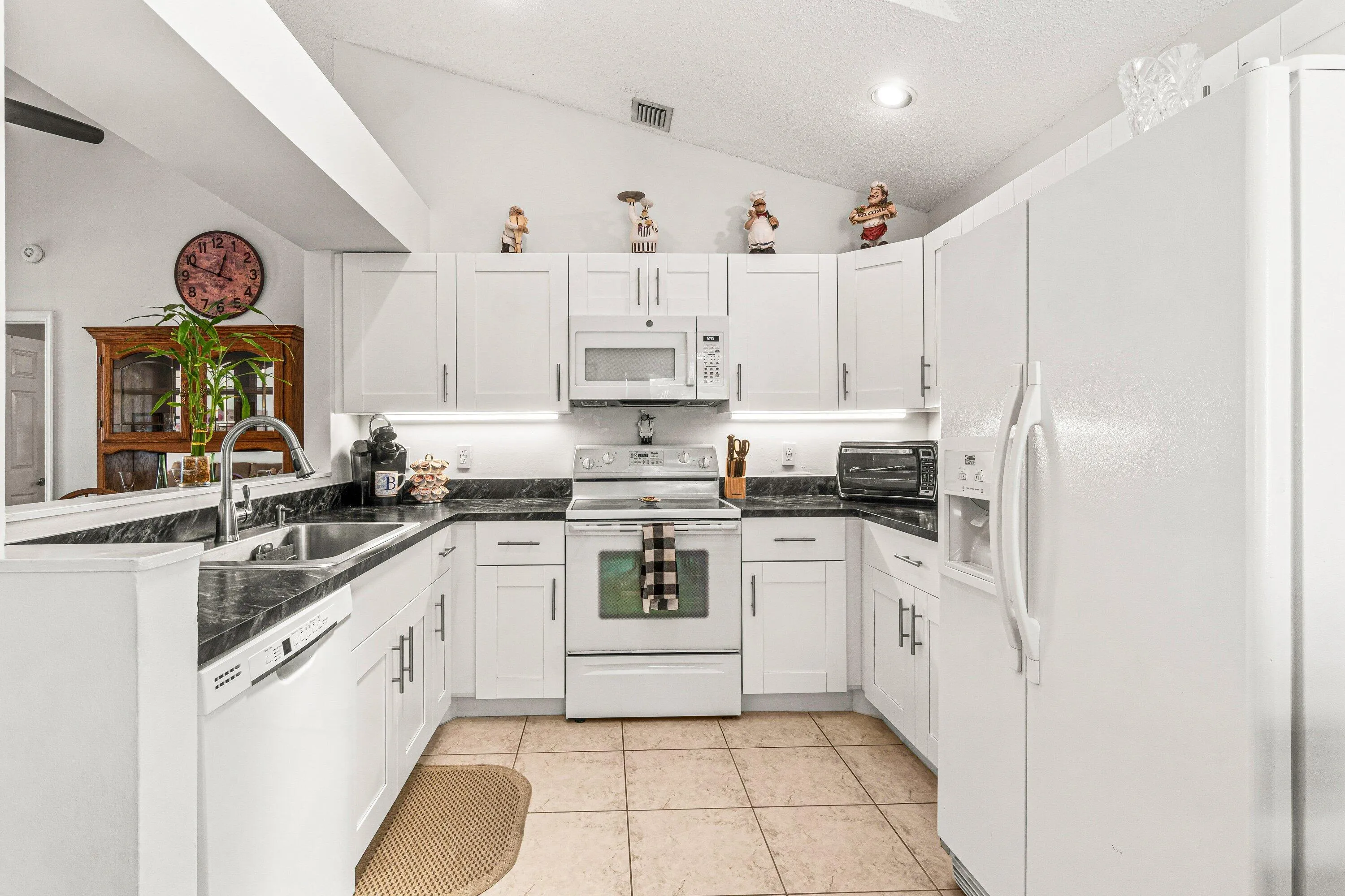017-25WyndhamLane-PalmBeachGardens-FL-33