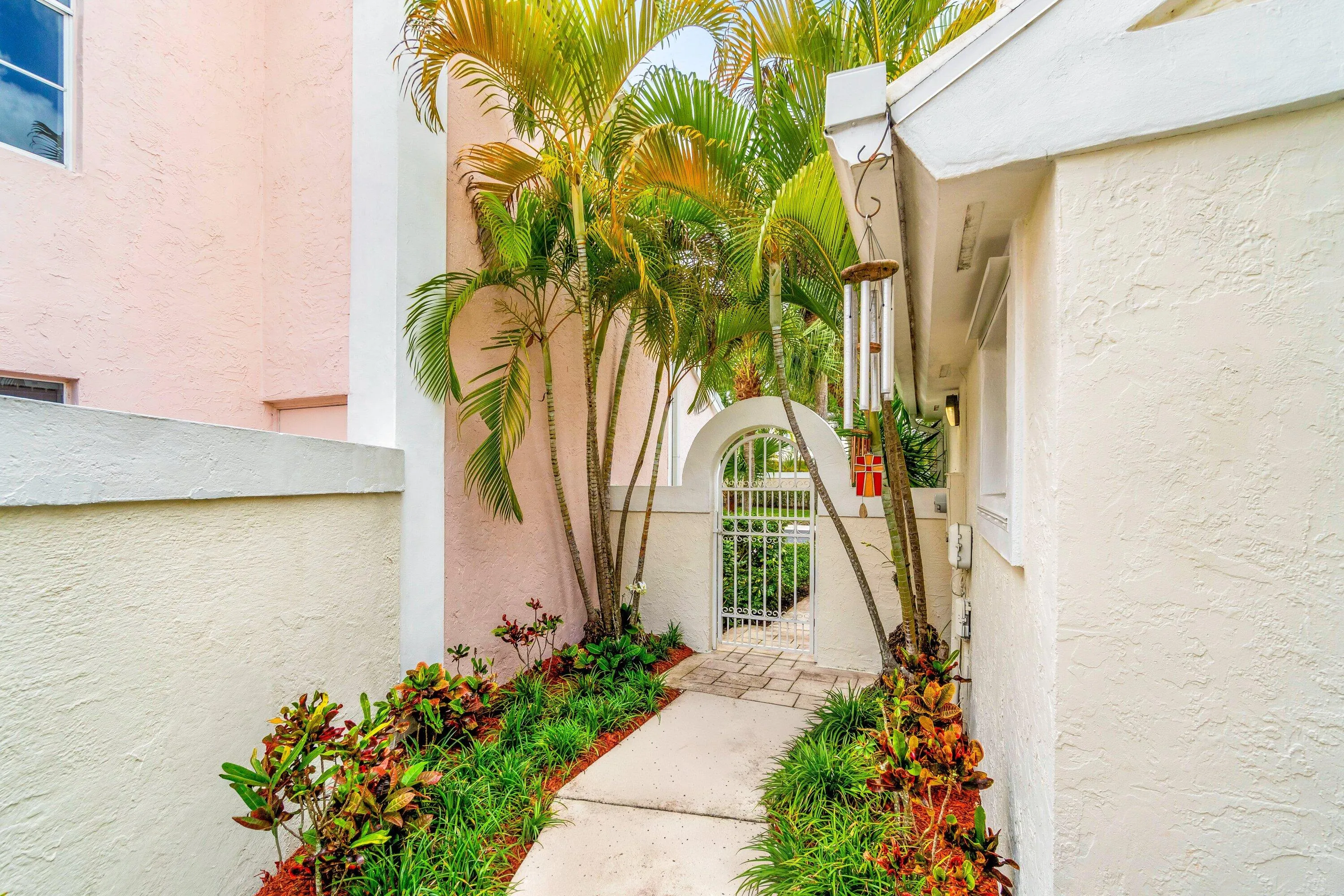 004-25WyndhamLane-PalmBeachGardens-FL-33