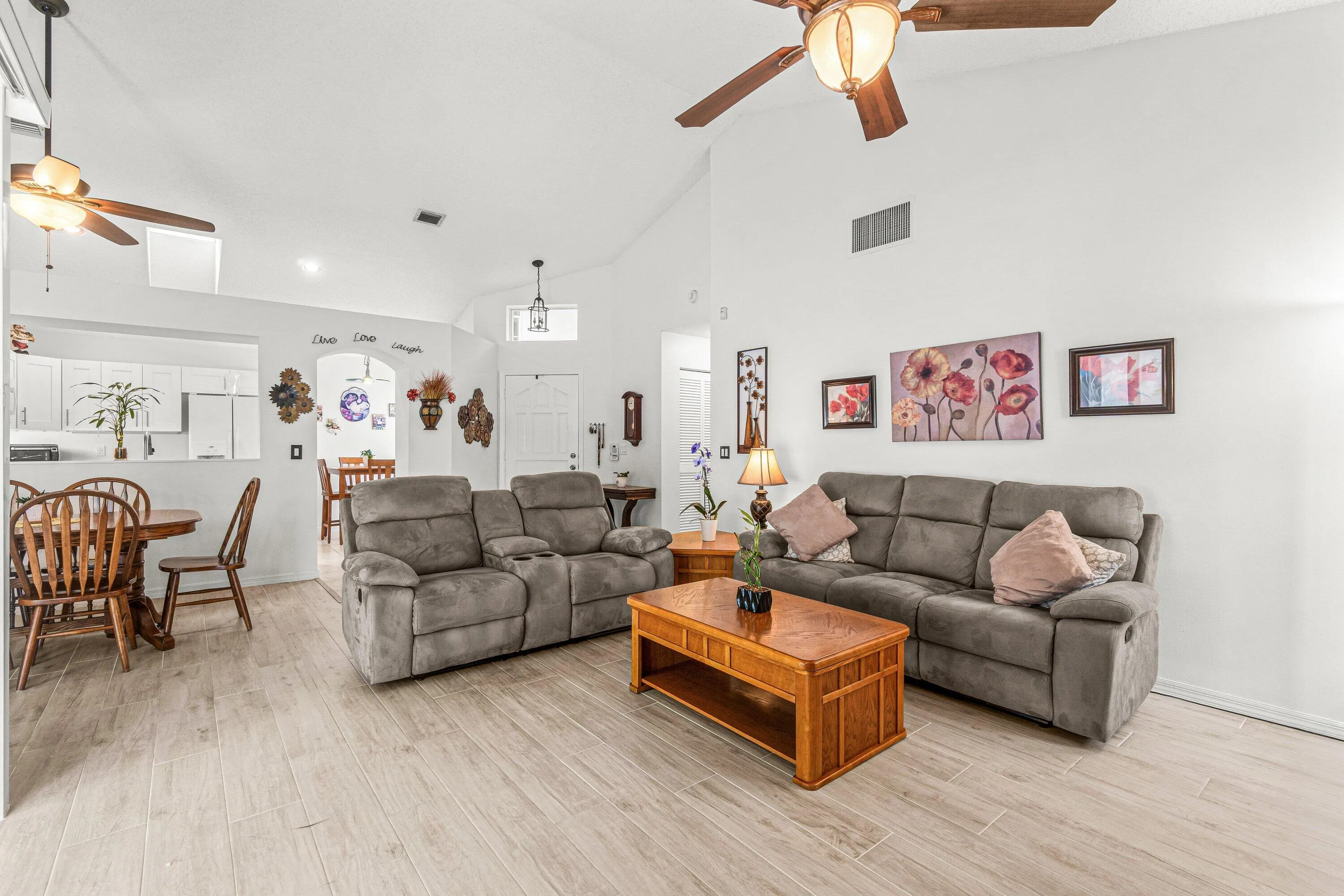 010-25WyndhamLane-PalmBeachGardens-FL-33