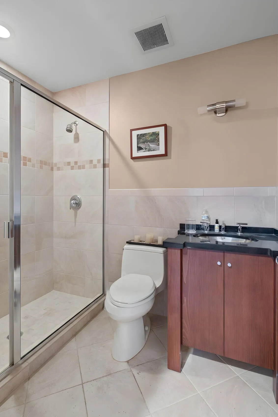 En-Suite Bath 3rd Bedroom