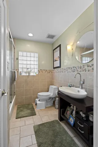 Full Guest Bath