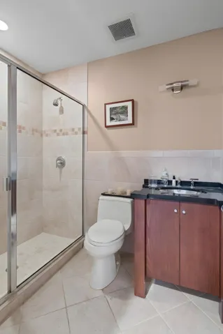 En-Suite Bath 3rd Bedroom
