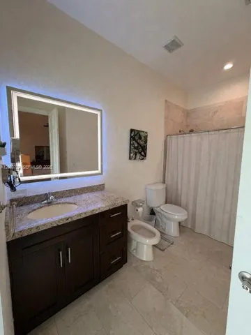 Bath in Inlaw bedroom suite