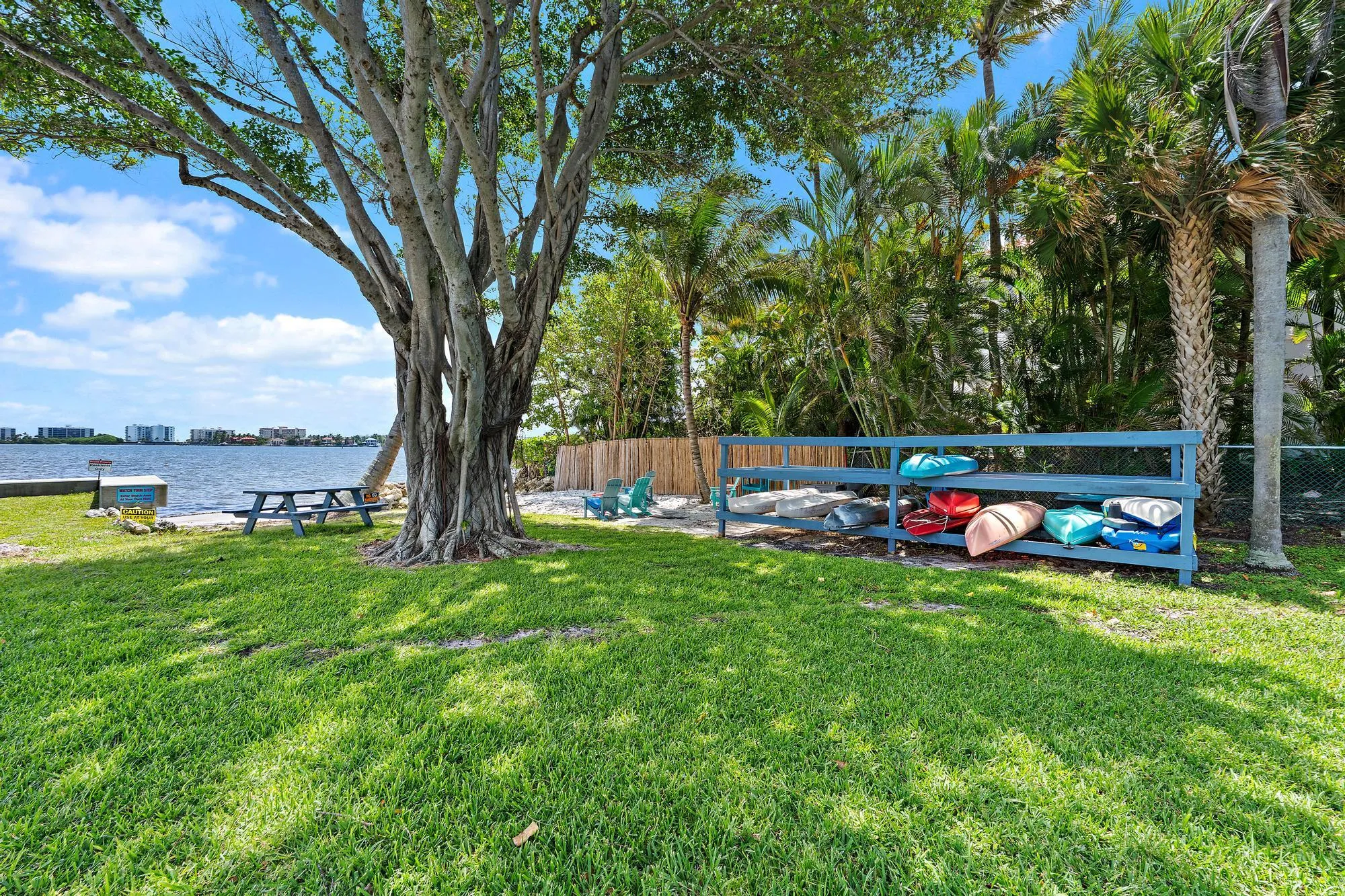 1516 S Lakeside Dr-15