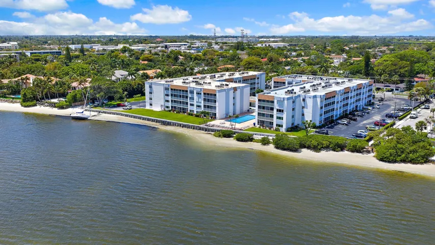 1516 S Lakeside Dr-19