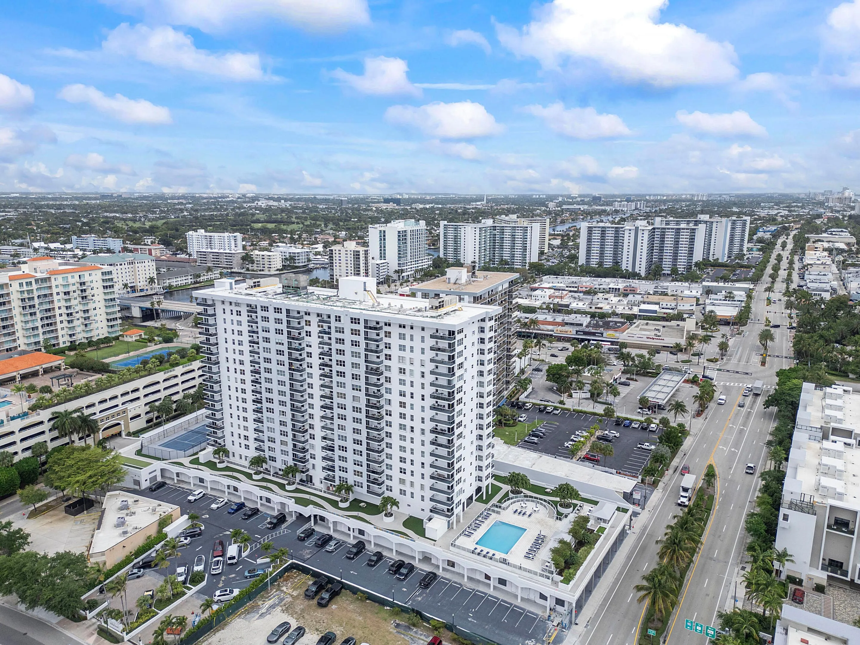 3015 N Ocean Blvd 19F_008