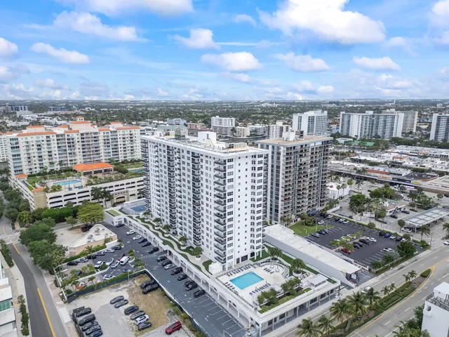 3015 N Ocean Blvd 19F_007