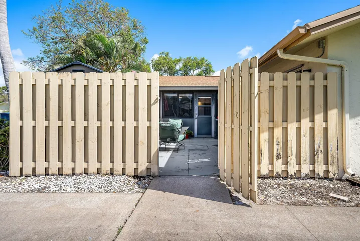 008-777Northwest29thAvenue-A-DelrayBeach