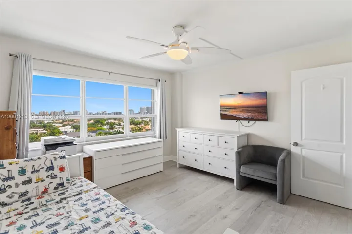Second bedroom