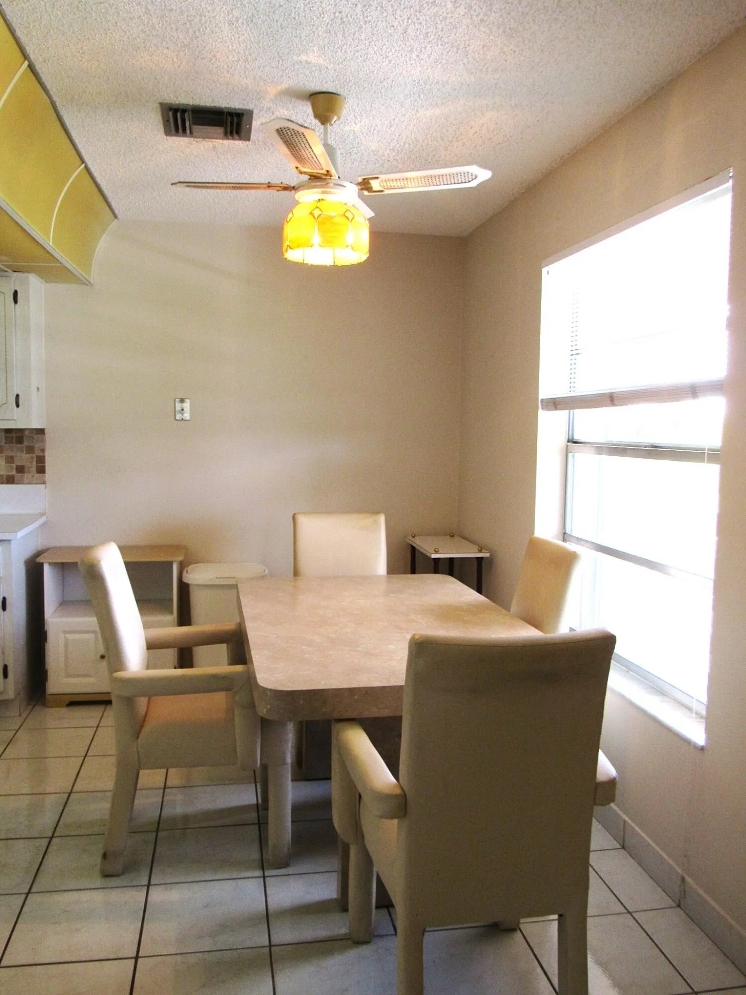 Eat-In Kitchen