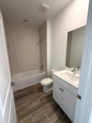 Lot 6 2nd bathroom