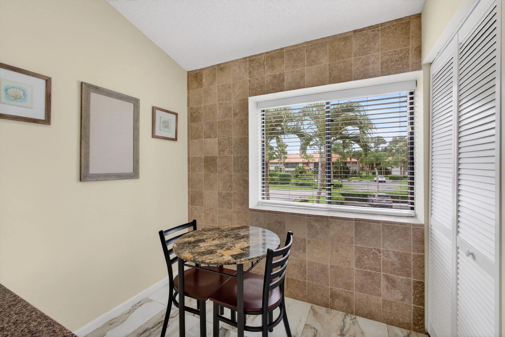 Breakfast Nook