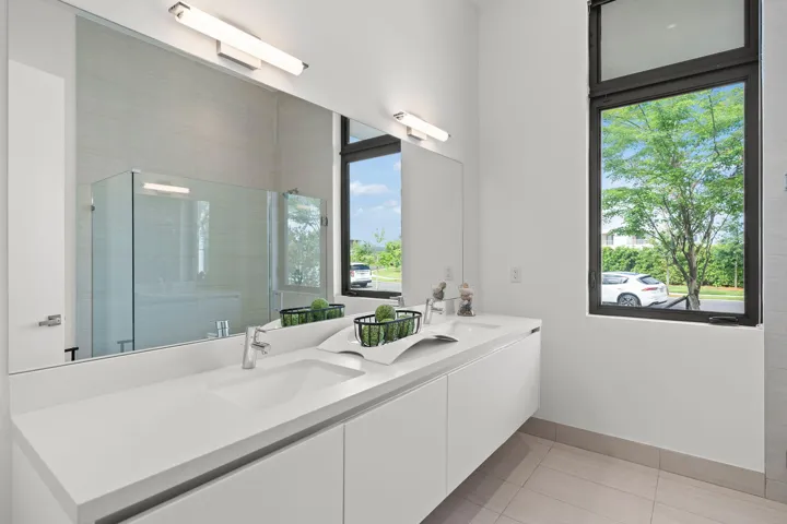 49-web-or-mls-16539 Botaniko Dr N_MEDIA3