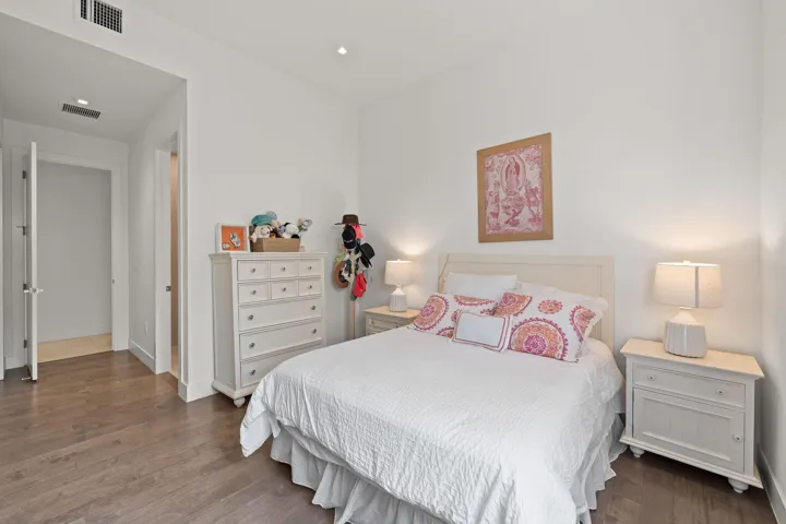 48-web-or-mls-16539 Botaniko Dr N_MEDIA3