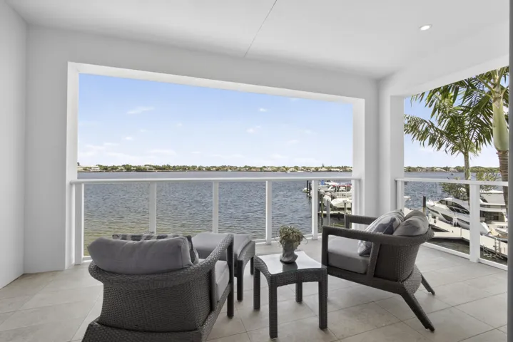 Primary balcony