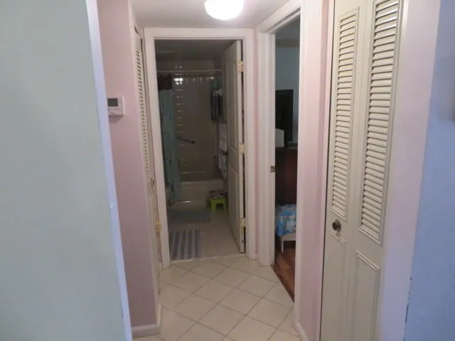 38_14723-106_Hallway