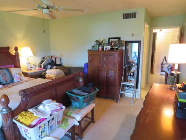 42_14723-106_M-Bedroom