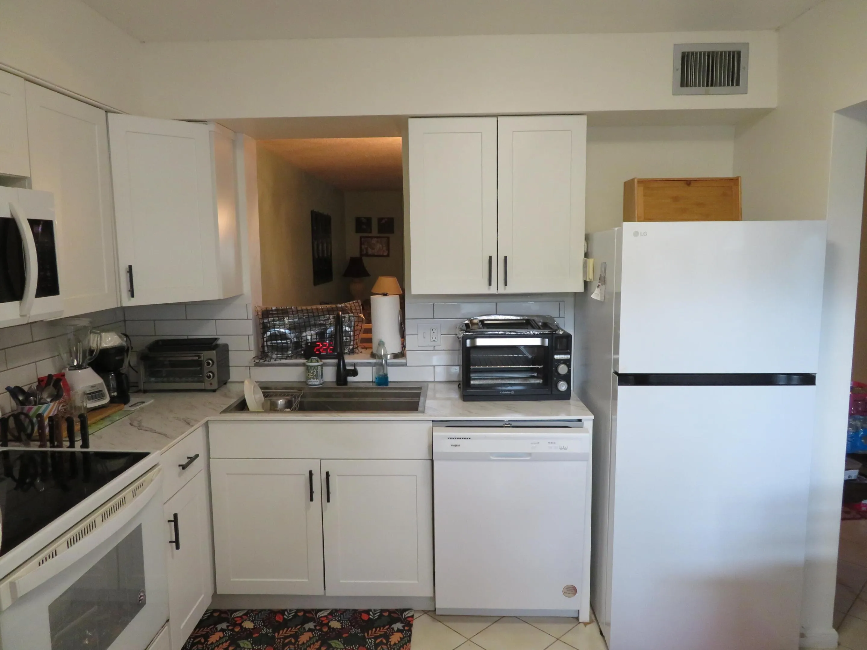 26 14723-106 Kitchen