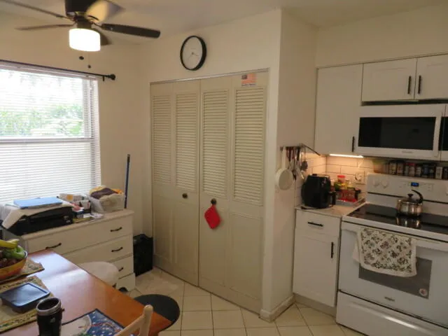 24_14723-106_Kitchen