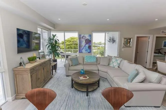 51 SE 19th Ave Unit 401-small-014-038-51