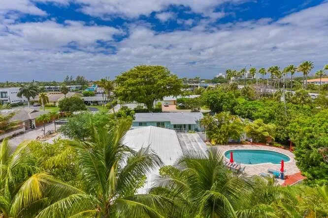 51 SE 19th Ave Unit 401-small-036-043-51