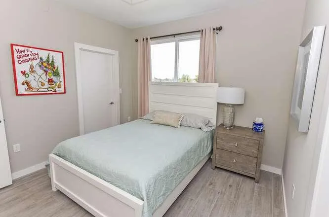 51 SE 19th Ave Unit 401-small-020-020-51