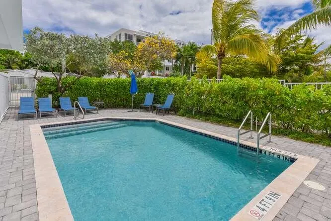 51 SE 19th Ave Unit 401-small-043-051-51