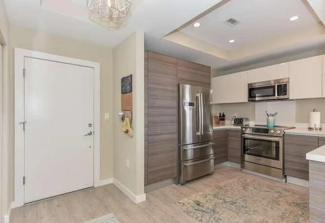 51 SE 19th Ave Unit 401-small-009-034-51
