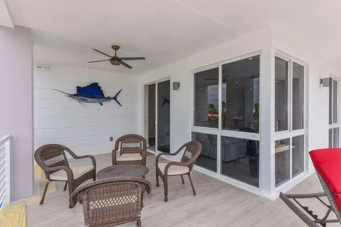 51 SE 19th Ave Unit 401-small-038-045-51