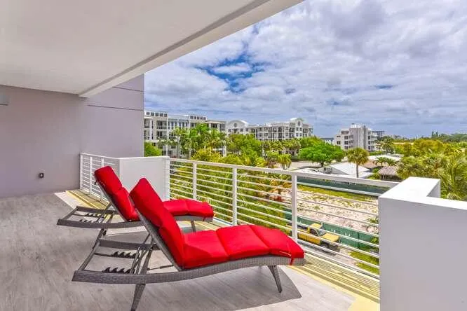 51 SE 19th Ave Unit 401-small-039-046-51