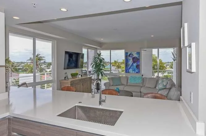 51 SE 19th Ave Unit 401-small-013-037-51