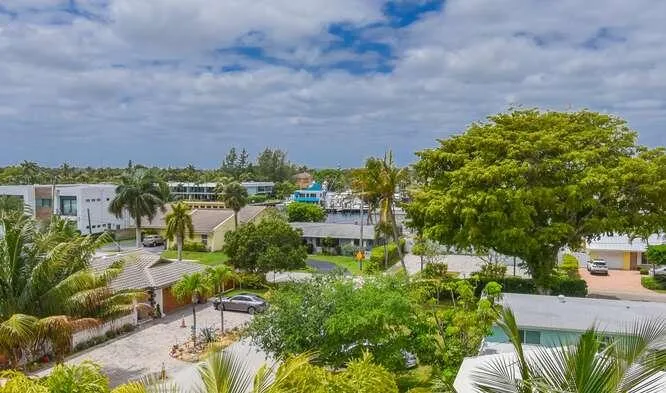51 SE 19th Ave Unit 401-small-037-044-51