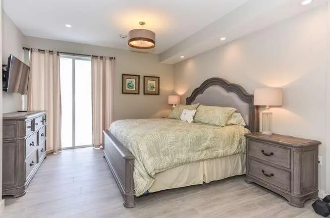 51 SE 19th Ave Unit 401-small-021-021-51