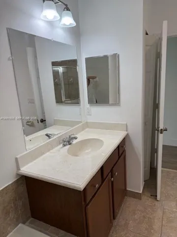 Principal Bathroom