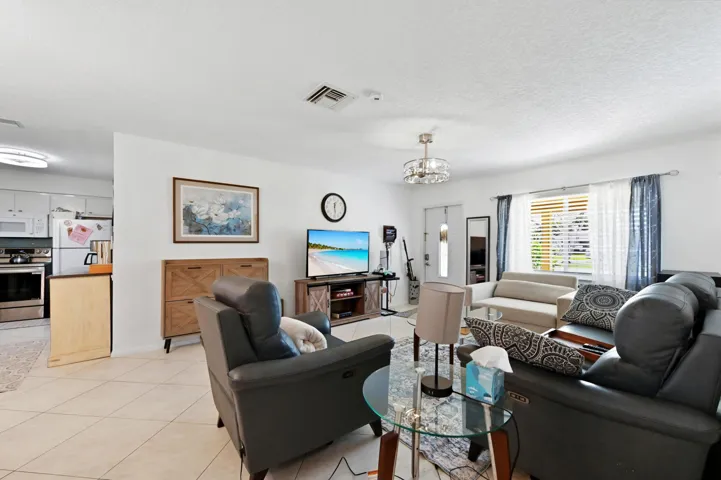 06 Living room 03