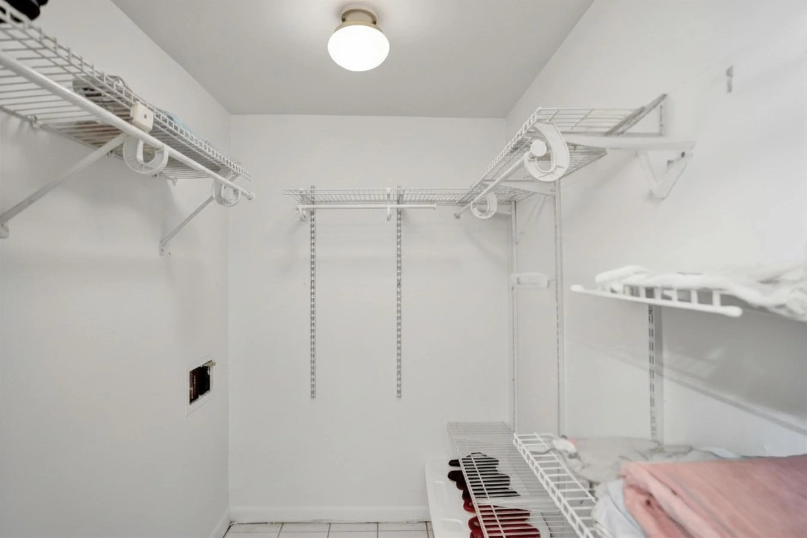 1 closet