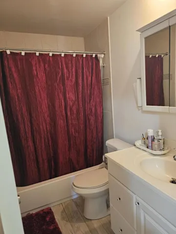 2nd bathroom