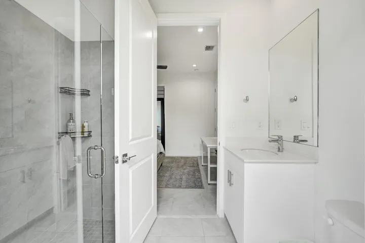 In law suite bathroom