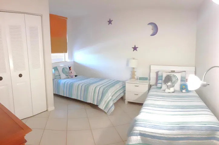 2nd bedroom