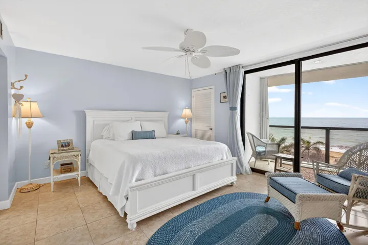 MASTER BEDROOM BEAUTIFUL OCEAN VIEWS