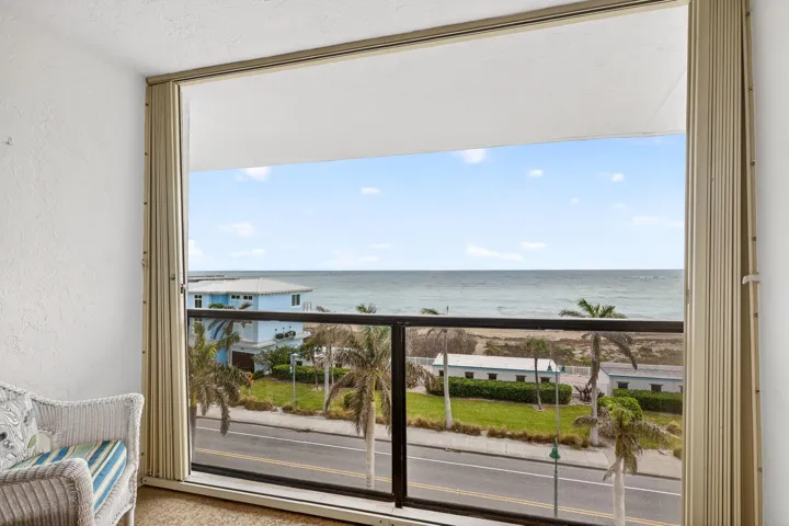 OCEAN VIEWS FROM MASTER BEDROOM!