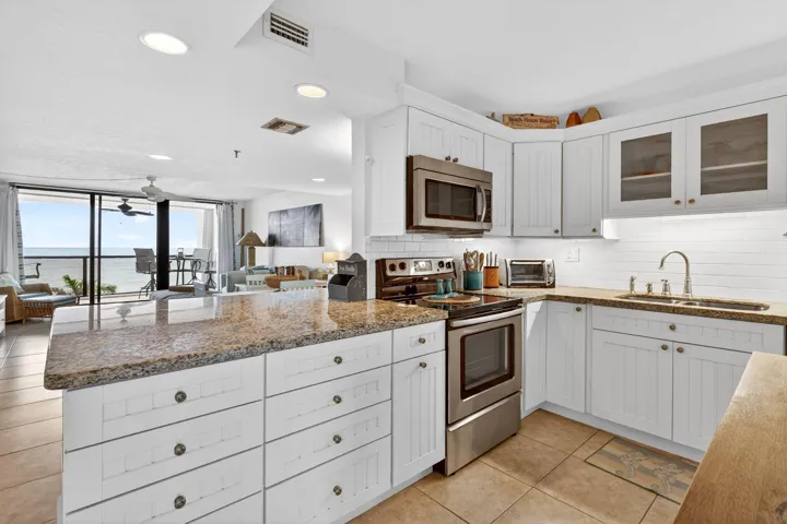 KITCHEN...............