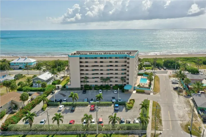 AVALON BEACH CLUB CONDOMINIUM..,,