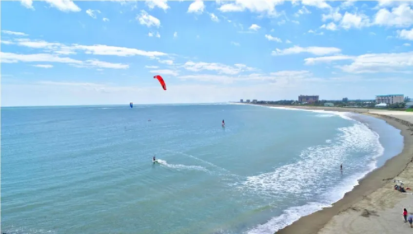 WIND SURFERS AT THE JETTY PARK