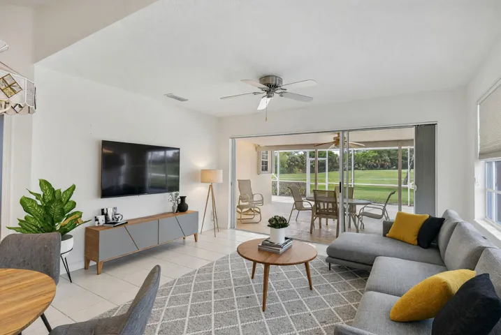 VirtuallyStagedFamilyRoom2
