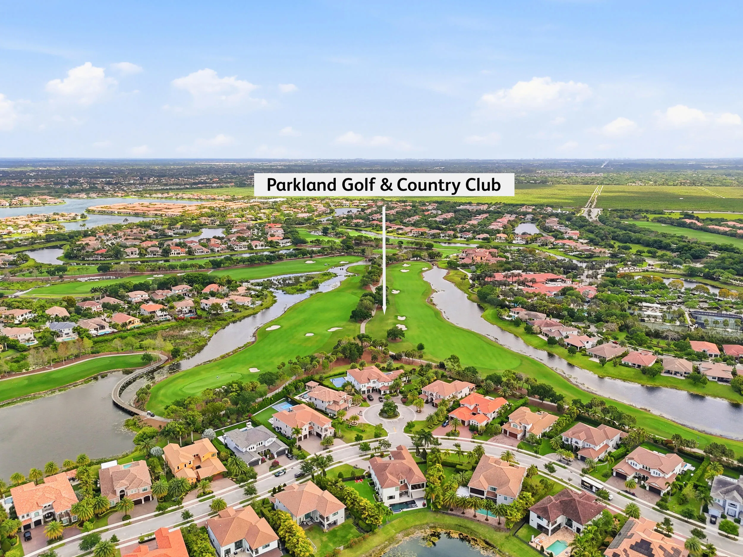 Walking distance to Parkland Golf and Country Club