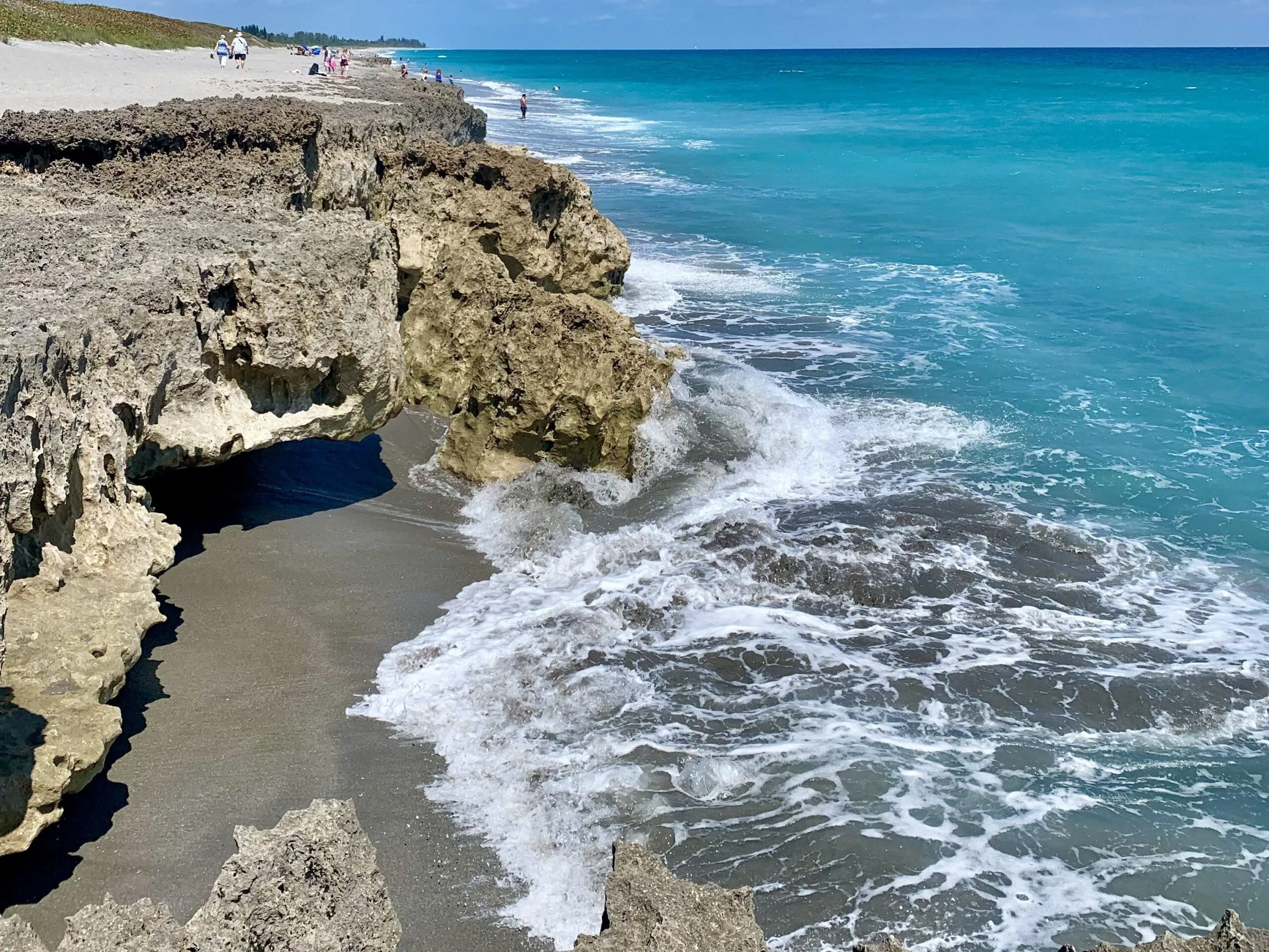 Blowing-Rocks-Preserve-Views-scaled